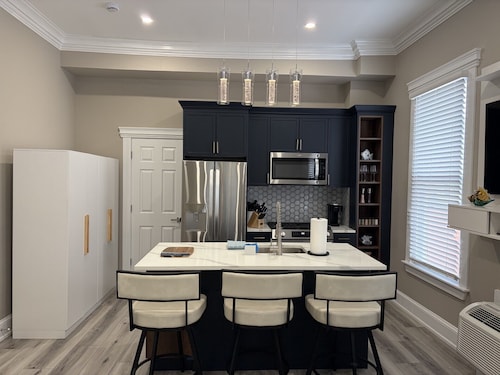 Elegant Apartment in Asbury Park Mansion - Central Location near Stone Pony