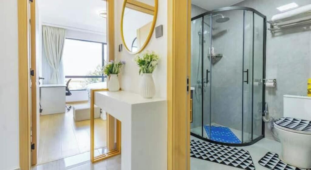 Shower, bidet, towels, soap