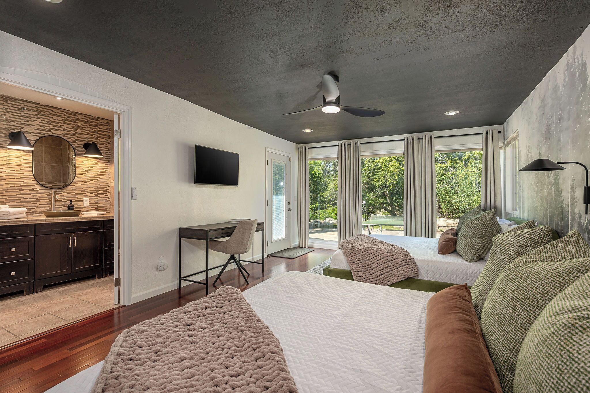 Wifi gratis y ropa de cama 