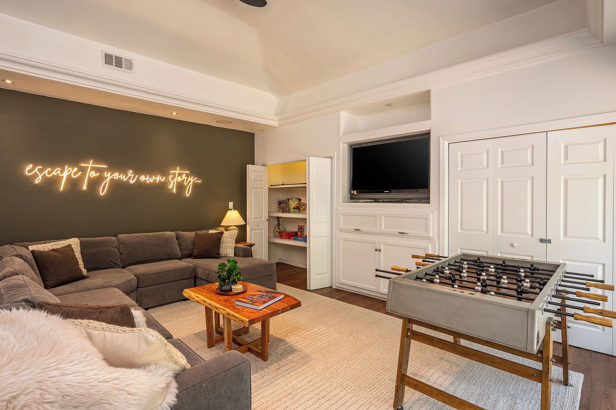 Smart TV, foosball, table tennis