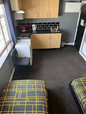 Basic Single Room, 1 Twin Bed | Interior - Hatfield's Cheapest Rooms (Hatfield)
