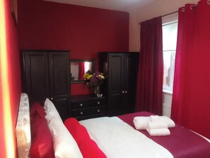 Room - Cozy 2-bedroom Bungalo, free parking and garden (Wolverhampton)