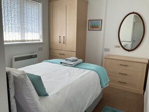 Room - Bungalow - Sleeps 2 - Parking (Newquay)