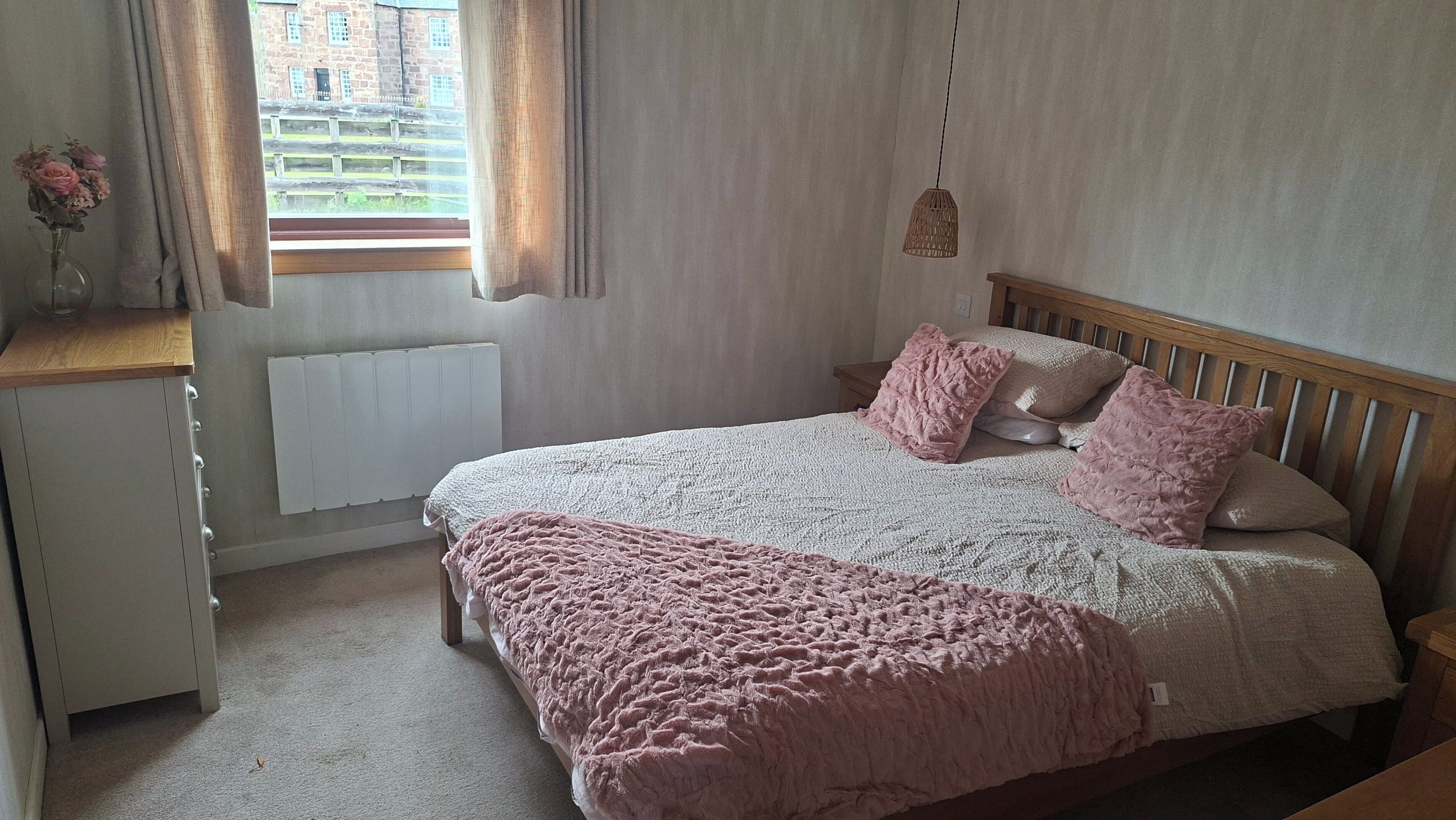 WiFi, bed sheets