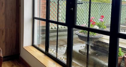 Apartment Sleeps 6 with Parking