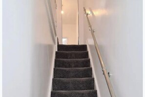 Interior - Salford - House - Sleeps 4 - Parking (Salford)