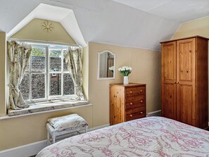 Iron/ironing board, Internet, bed sheets - Vine Cottage, Porlock (Porlock)
