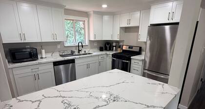 Spacious 5-bedroom house in tranquil Kent with cool AC