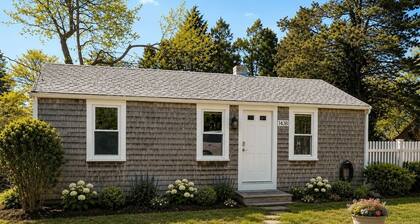 Charming Guesthouse | Walk to Beach | Downtown