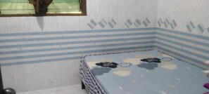 Monolocale Basic, patio, vista giardino | Ferro/asse da stiro, Wi-Fi gratuito