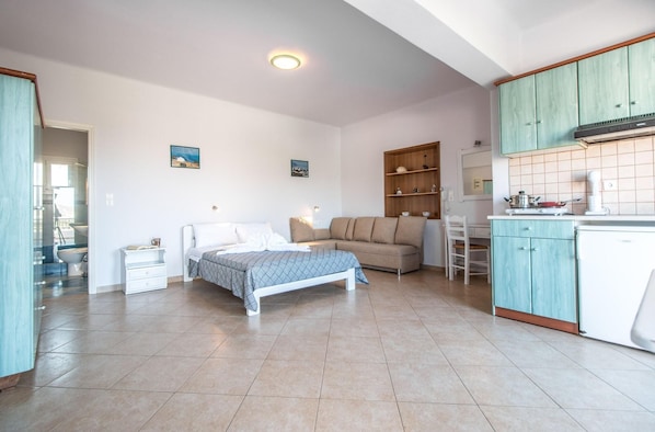 Room - Lefteris Studios (Naxos)