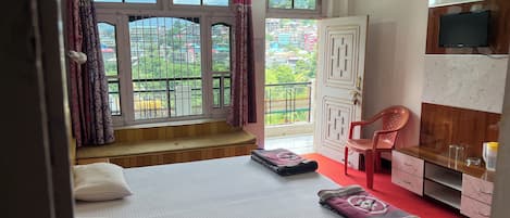 Deluxe Double Room, Balcony, Mountain View | Laptop workspace, free WiFi