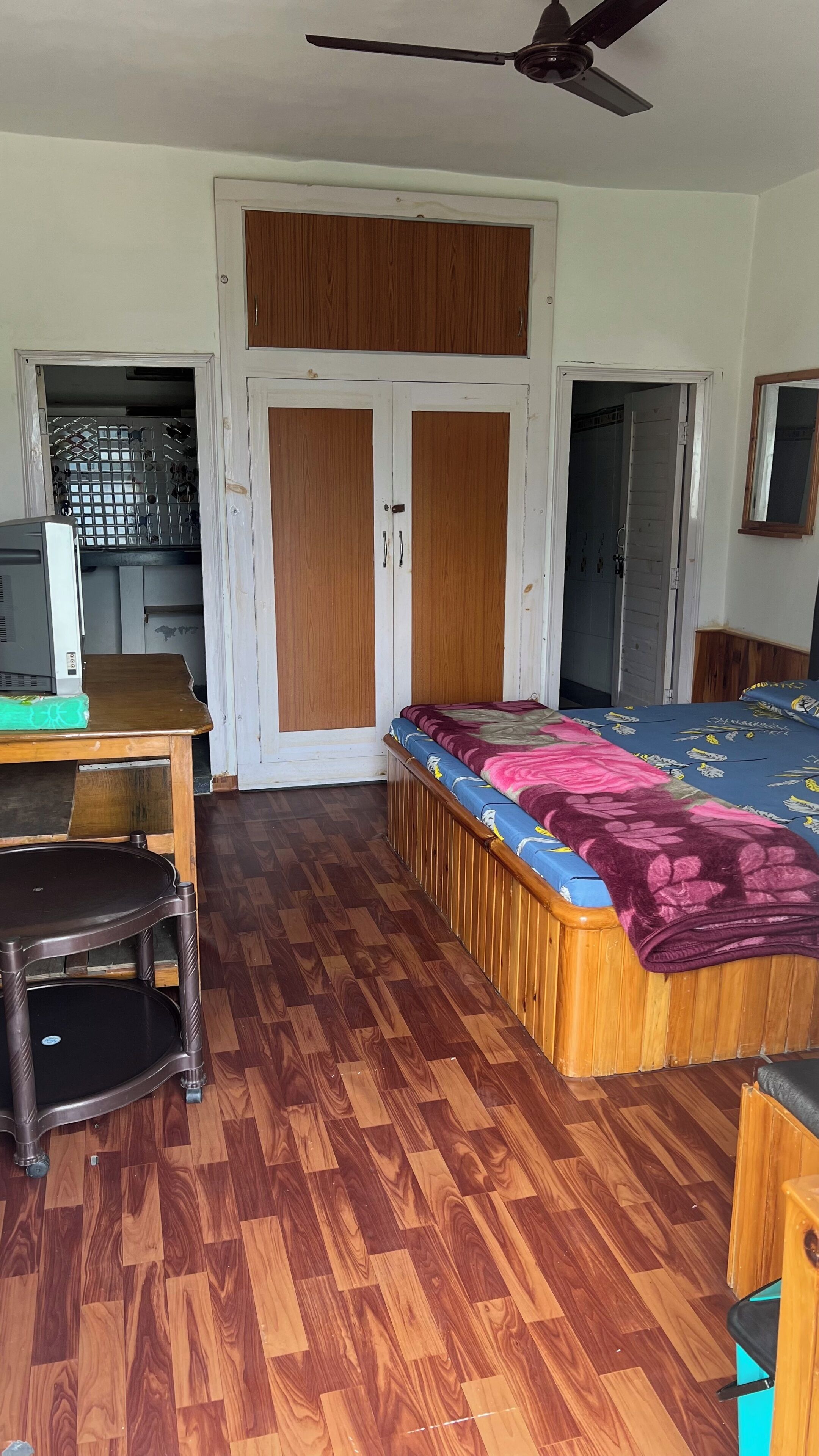 Deluxe driepersoonskamer, balkon | Een laptopwerkplek, gratis wifi