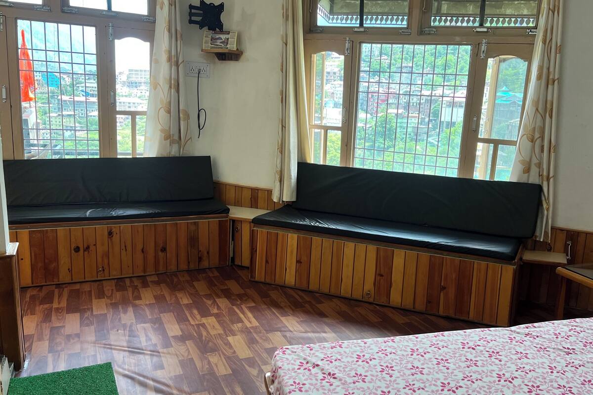 Chambre Deluxe Double ou avec lits jumeaux, balcon, vue montagne