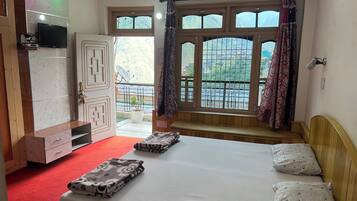 Deluxe Double Room, Balcony, Mountain View