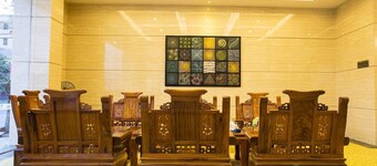 Golden Hotel