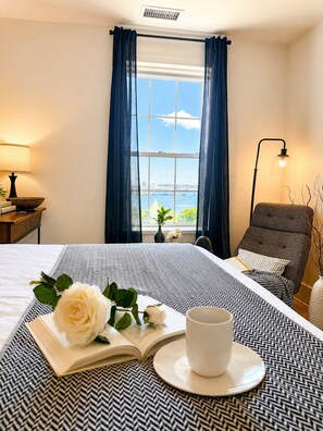 Blackout drapes, iron/ironing board, free WiFi - Fox Point Landing Residences (Providence)