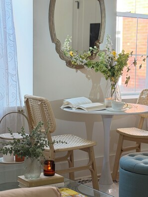 Dining - Fox Point Landing Residences (Providence)