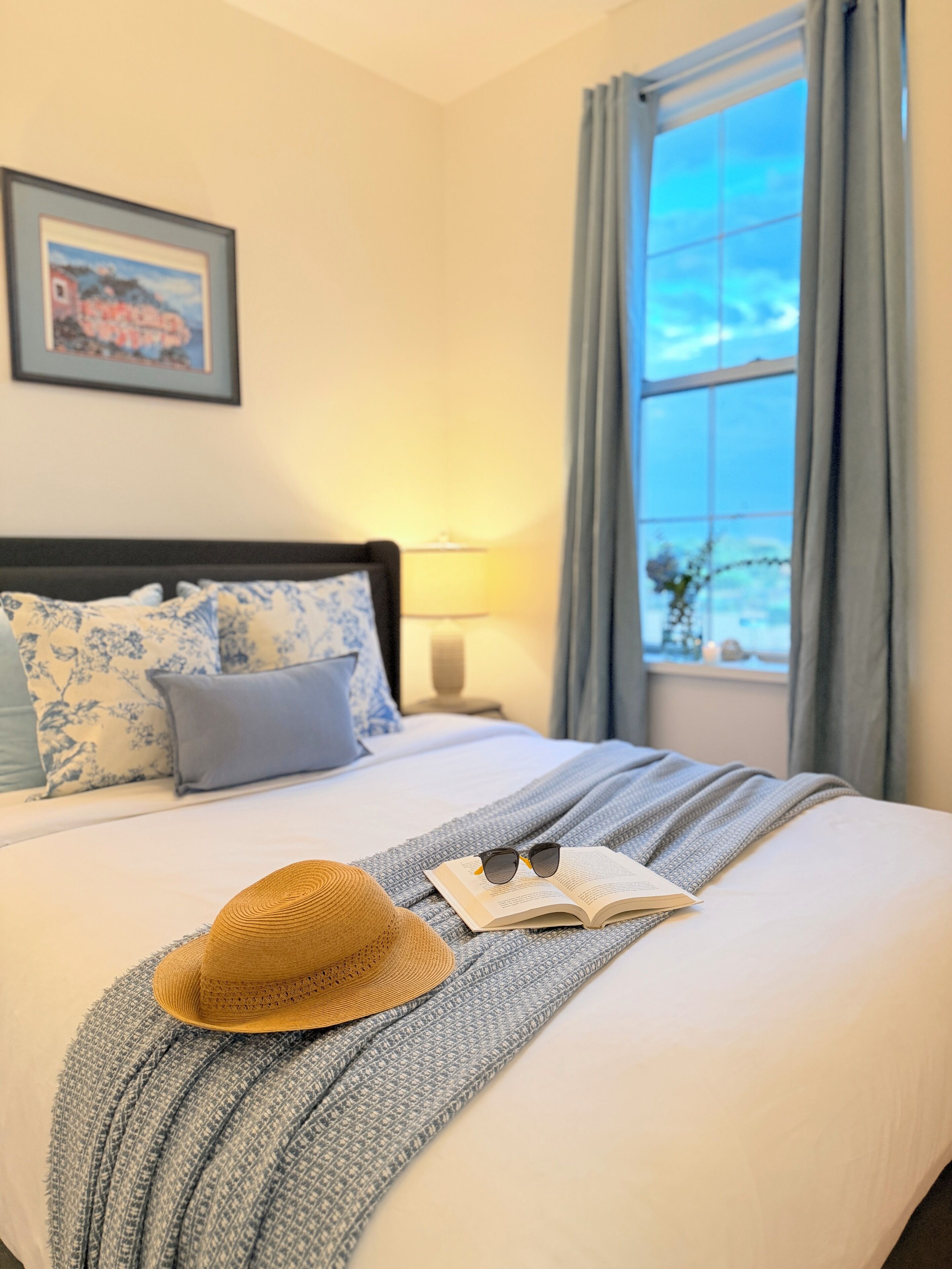 Deluxe Apartment, City View | Egyptian cotton sheets, premium bedding, blackout drapes