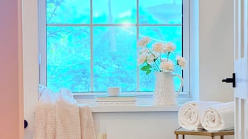 Familieleilighet, byutsikt | Bad | Designertoalettartikler, hårføner, håndklær og sjampo