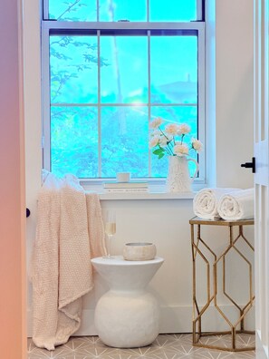 Family Apartment, City View | Bathroom