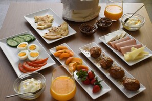Breakfast meal - Elounda Colour (Agios Nikolaos)