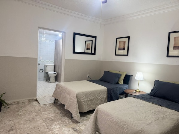 Basic Double Room, 2 Queen Beds