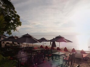 ชายหาด