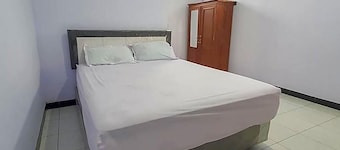 Angrumba Family Homestay Near Rsud Caruban