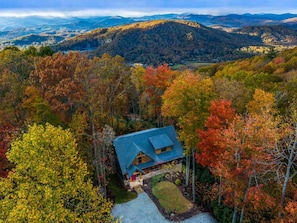 House | 3 bedrooms - Majestic Mtn Views Hot Tub Sauna Arcade Room (Penrose)