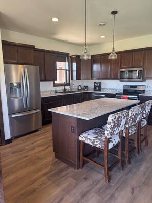 Private kitchen - Kara Creek Ranch - 2 Bed/2 Bath - Cabin 11 (Sundance)