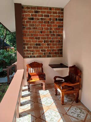 Unclassified image, 5 of 9, button - Baan Long Beach (Ko Lanta)