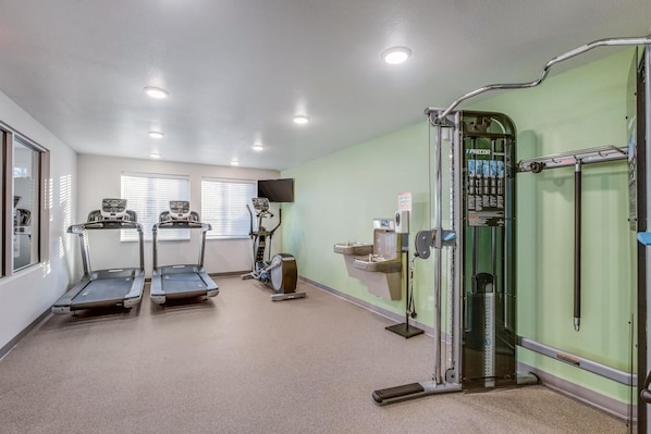 Sports facility - Woodspring Suites Jacksonville Campfield Commons (Jacksonville)