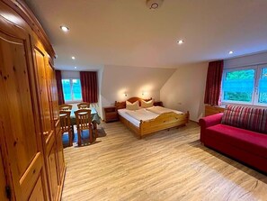 Room - Hotel Zum Lv Wen Unteres Wirtshaus (Titisee-Neustadt)