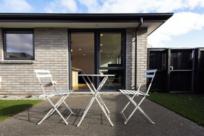 Terrace/patio - 3BR Hornby Home | Sleeps 8 | Garage & Comfort Stay (Christchurch)
