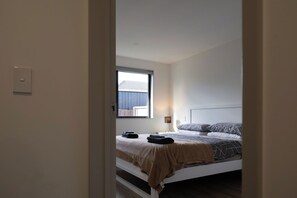 3 bedrooms, iron/ironing board, free WiFi, bed sheets - 61A Dickson, Amazing House for big groups (Christchurch)