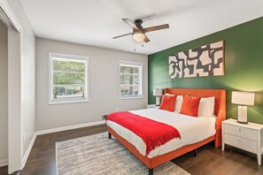4 Schlafzimmer, Bügeleisen/Bügelbrett, Internetzugang, Bettwäsche