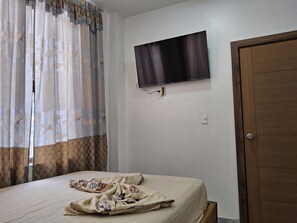 2 bedrooms, internet, bed sheets