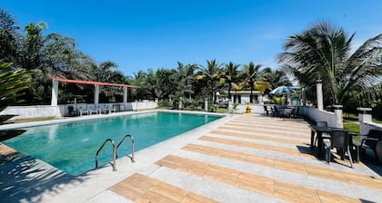 COJIMIES - APARTMENT WITH SWIMMING POOL IN FRONT OF THE SEA