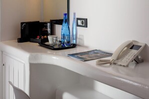 Room - Tataki Family Hotel (Santorini)