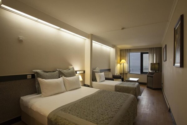 View from property - Kad Kv Y R Ht M Hotel (Istanbul)