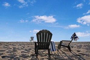 Beach - The Oxnard Oasis, Beachfront Bliss – Walk Straight Onto the Sand from Your Door! (Oxnard)