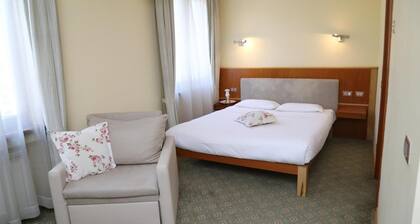 Hotel Park Central