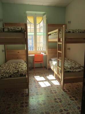 Room - Corner Hostel (Sliema)