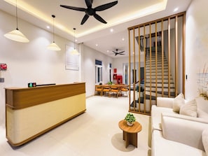 Reception - Dorm Beachside Hotel &Hostel By Haviland (Da Nang)