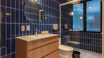 Luxury Apartment | Bathroom