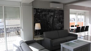 Unclassified image, 3 of 80, button - Apartamentos Avenida (Seville)