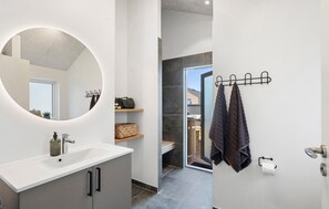 Shower - Stunning home in Hvide Sande with sauna (Hvide Sande)