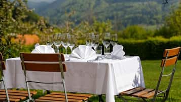 Outdoor dining