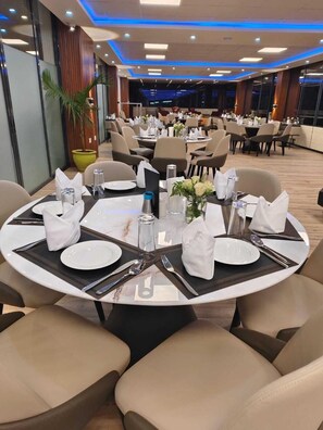 Dining - Glam Hotel (Nairobi)
